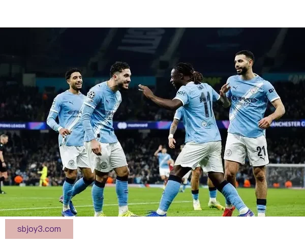 备战加拉塔萨雷曼城公开训练亮相尼科冈萨雷斯随队出席展现备战状态